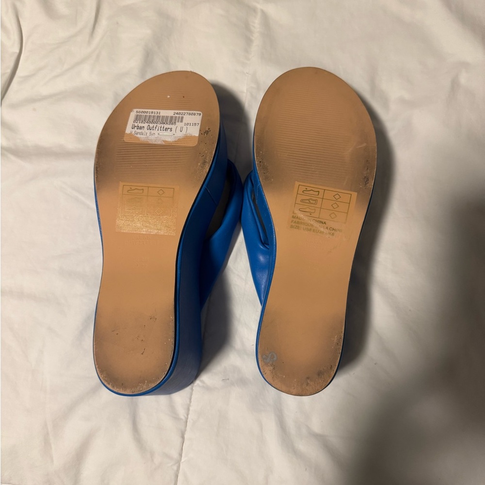 Platform sandals - Picture 3 of 5